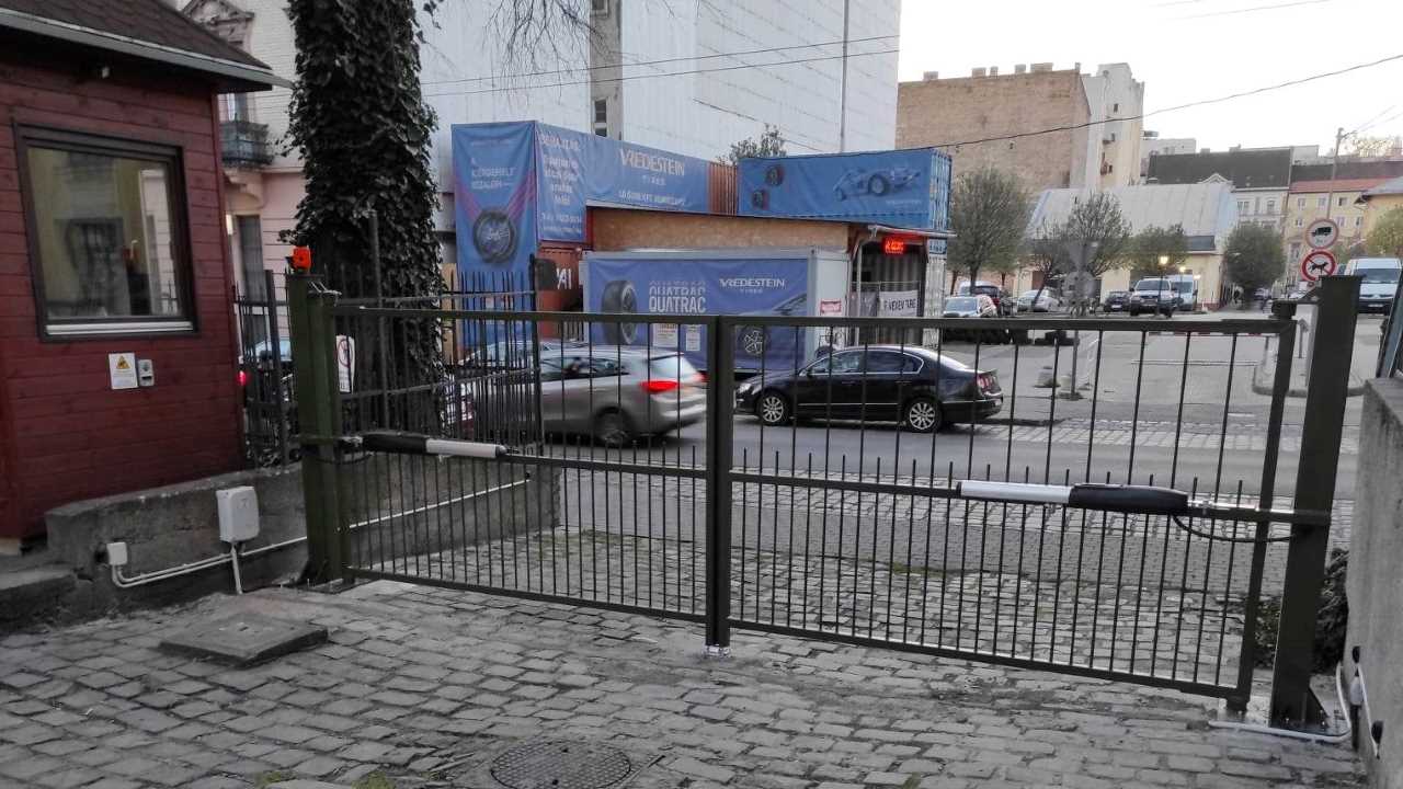 Ipari szárnyas kapu